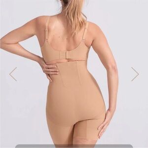 Honeylove SuperPower Super Power Shorts Shapewear, Nude Sand, size L Large NWT